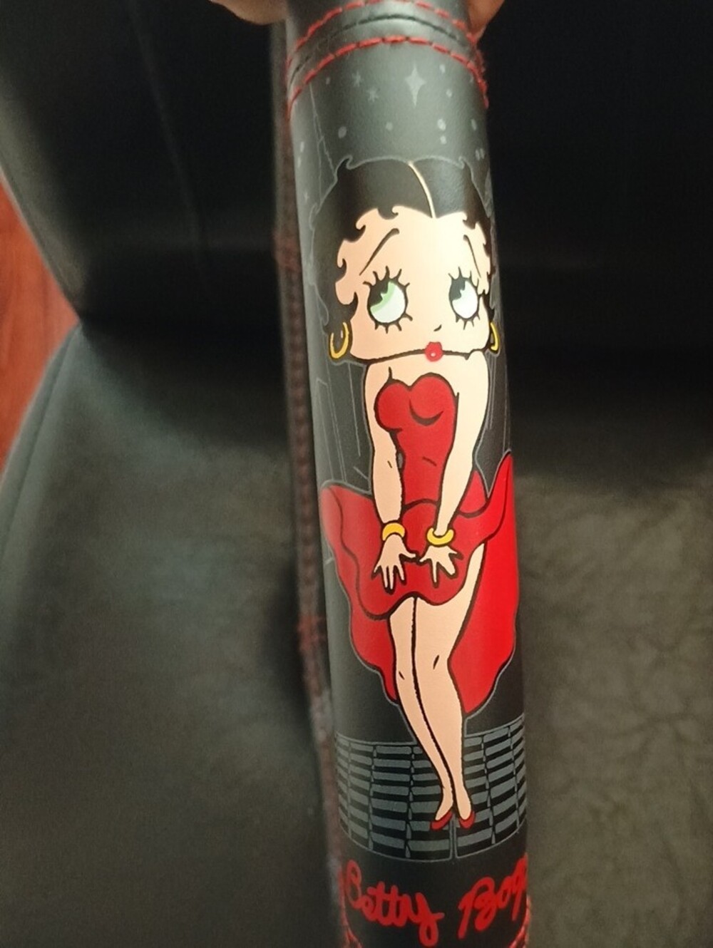 Betty Boop Red & Black Steering Wheel Cover with White Accent - Picture 3 of 6